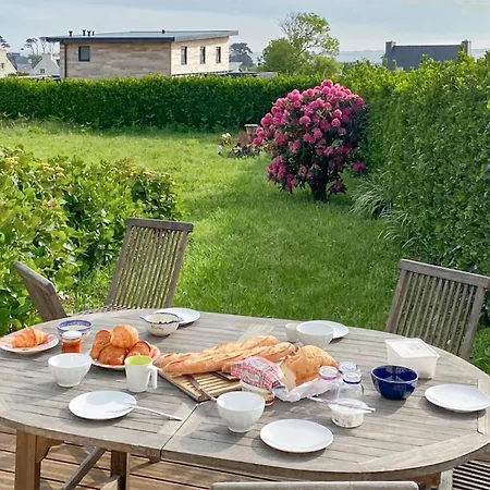 5 Bedroom Lovely In Feriehus Plouguerneau