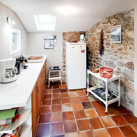 5 Bedroom Lovely In Feriehus Plouguerneau